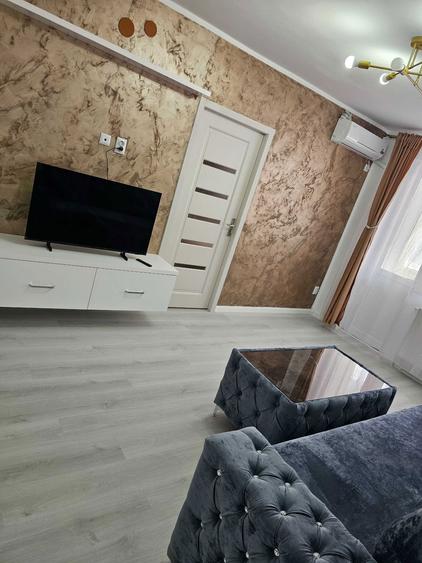 Proprietar, inchiriez apartament 2 camere, Micro 17, Parter. - 3