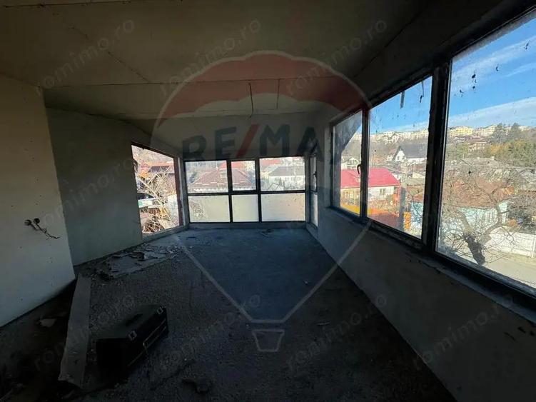 De Vanzare - Cladire de birouri situata strategic, in zona Centrala - 7