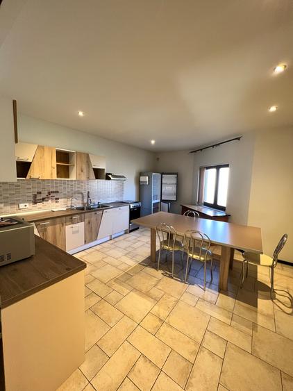 Cetatii -- Casa de inchirat - pretabil rezidential sau birouri - garaj - 11