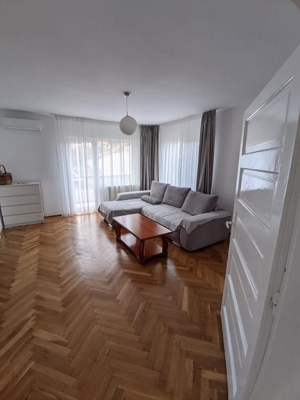 Casă cu etaj de vânzare, 5 camere, 2 băi, Dâmbu Rotund zona strada Livezeni - 1