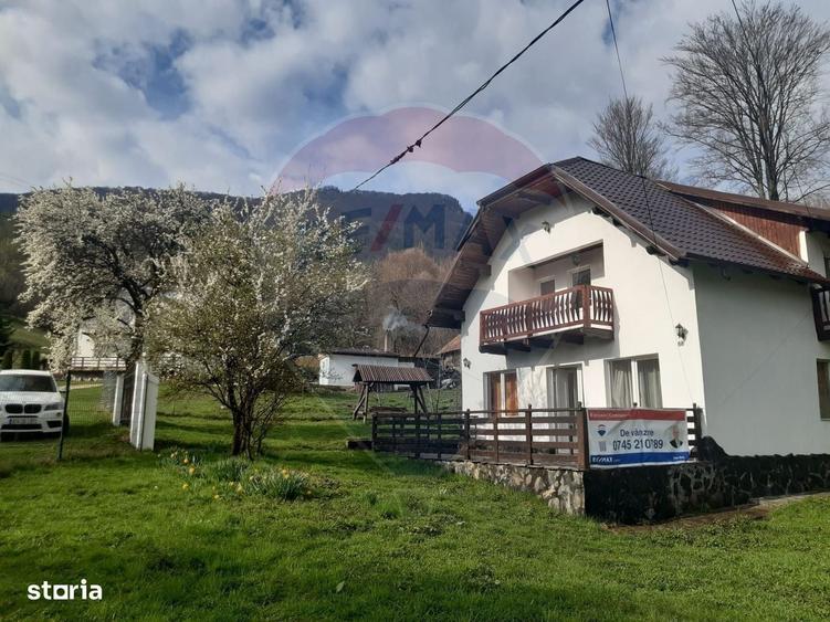 Casă cu 4 camere în Predeluț