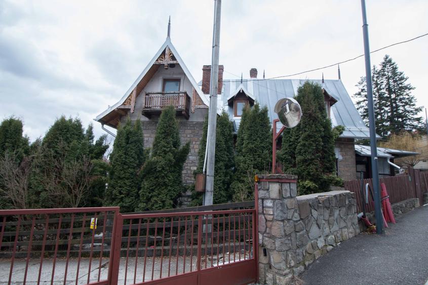 Vila Viorica Kogalniceanu - monument istoric de vanzare central Sinaia - 4