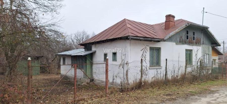 Teren cu casă bătrânească, de vânzare, situat în Stațiunea Slănic – Prahova. Teren cu casă bătrânească, de vânzare, situat în Stațiunea Slănic – Prahova.