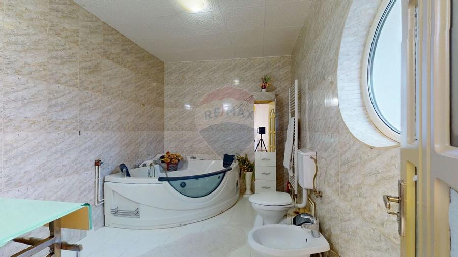 Casă/Vilă individuală | P+E+M | Teren 1075 mp | Cristian - 9