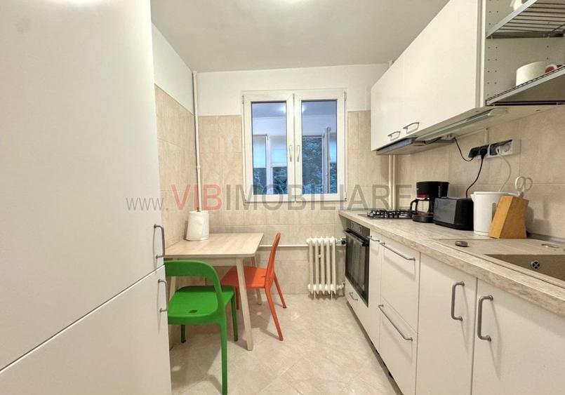 Apartament cu 3 camere decomandat în Drumul Taberei