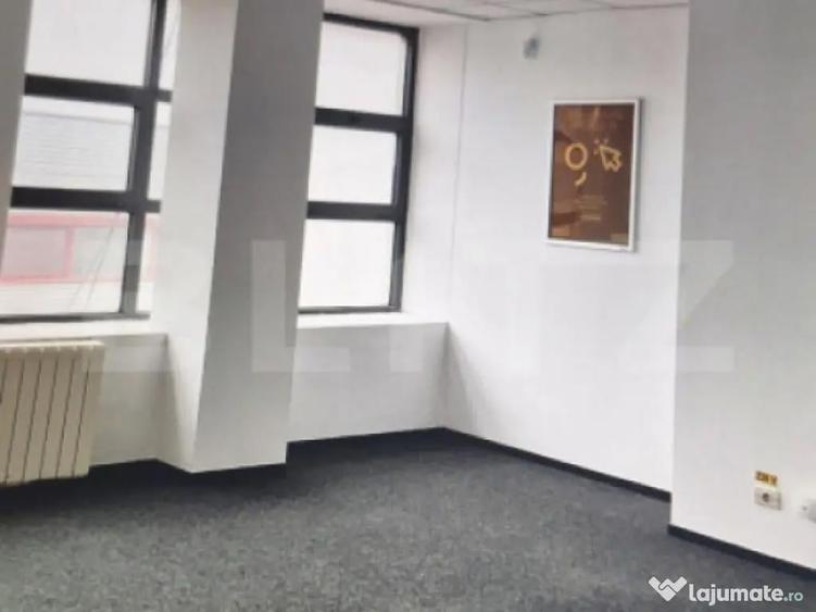 Cladire P+1 de inchiriatzona Titu - 8