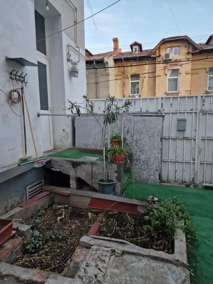 Zona Unirii Carol  stradal  S+P +1+M 370 mp de Vanzare - 2