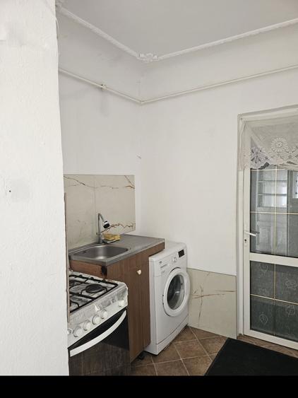 Camera la curte cu chirie in Popesti Leordeni - 1