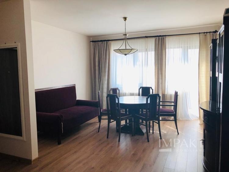 Apartament cu 4 camere semidecomandat, mobilat în Europa