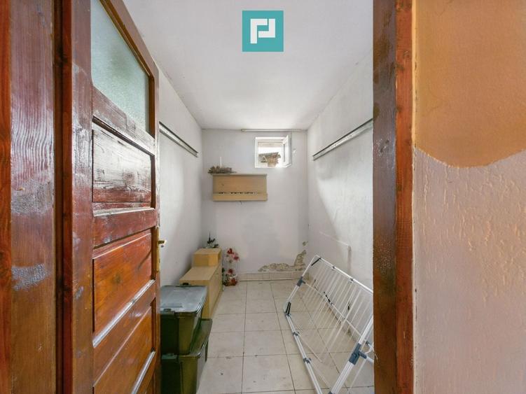 Casă individuală cu 4 camere cu Canalizare în Periferie
