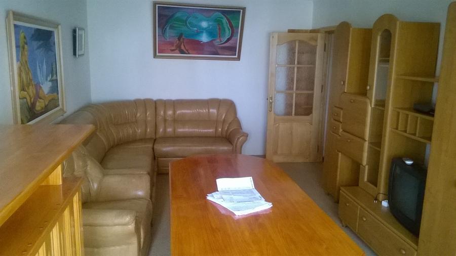 Apartament cu 4 camere decomandat în Central