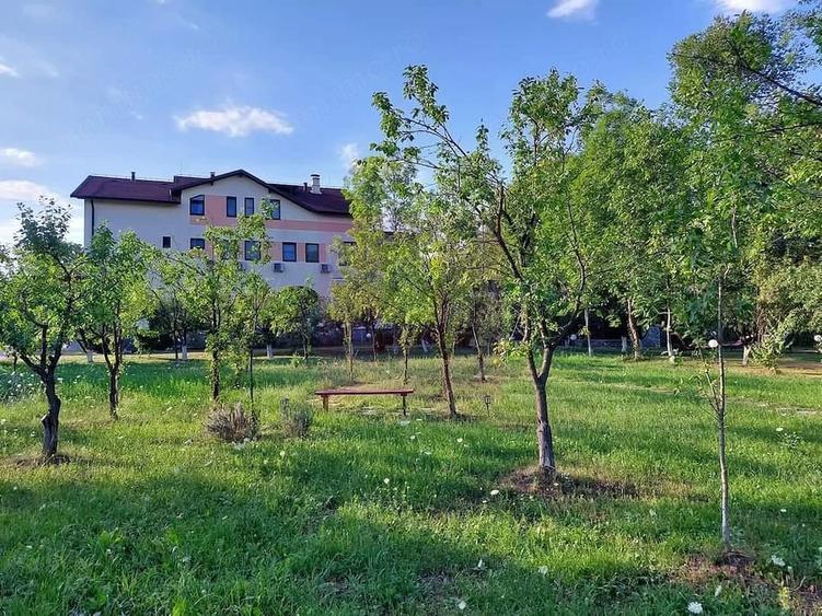 Spațiu comercial, de 1,200 mp, în Cornu