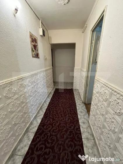 Apartament cu 2 camere semidecomandat, mobilat în Micro 11