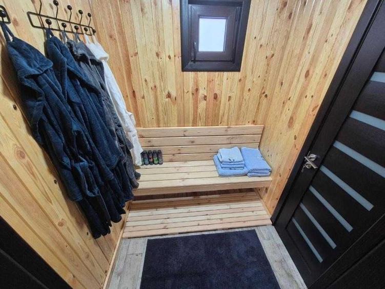 Casă cu 4 camere cu Teren 240 Mp în Central