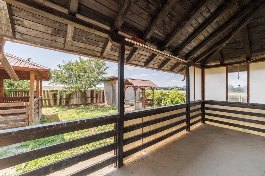 Casă cu 6 camere cu Teren 705 Mp în Central