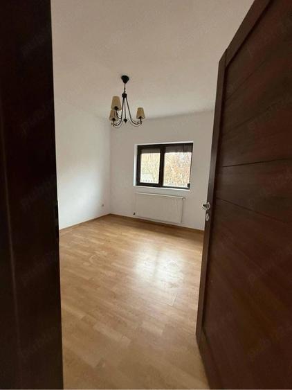 Casă cu Teren 250 Mp în Central