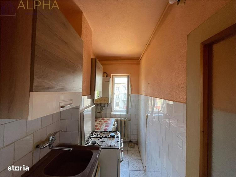 Garsonieră decomandată în Central