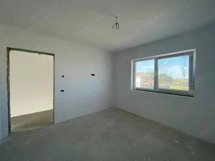Casă cu 4 camere cu Teren 275 Mp în Urseni