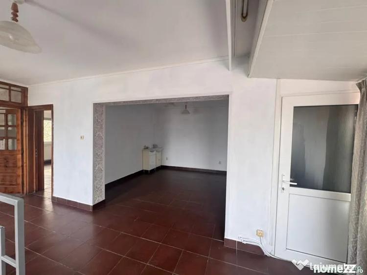 Casă cu 3 camere cu Teren 164 Mp în Delfinariu