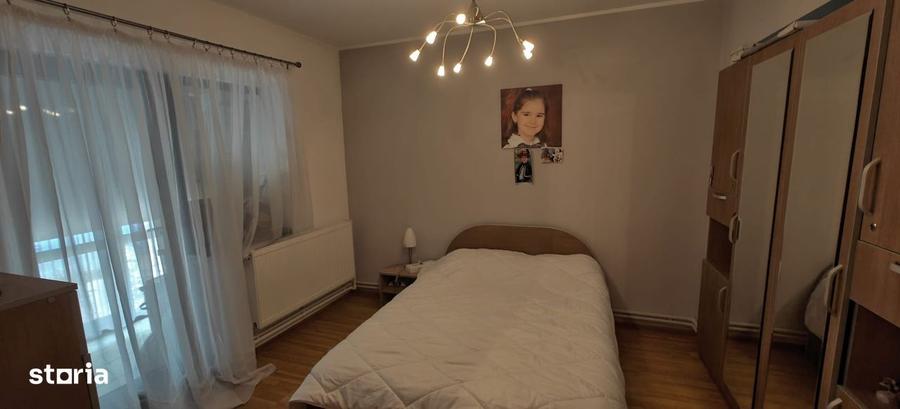 Apartament cu 4 camere în Obor