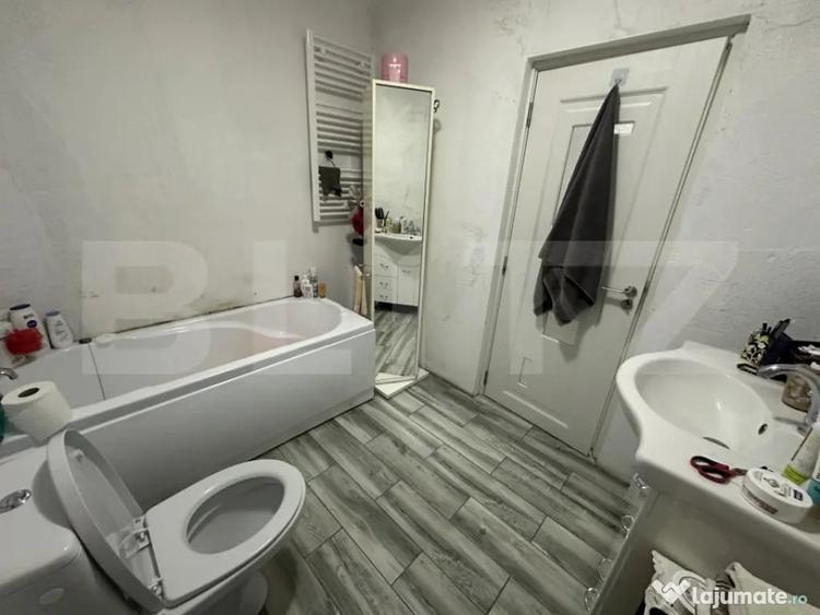Casă cu 4 camere cu Teren 557 Mp în Păulești