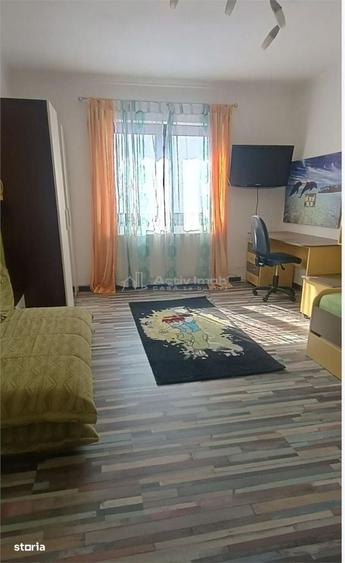 Casă cu 4 camere cu Teren 300 Mp în Central