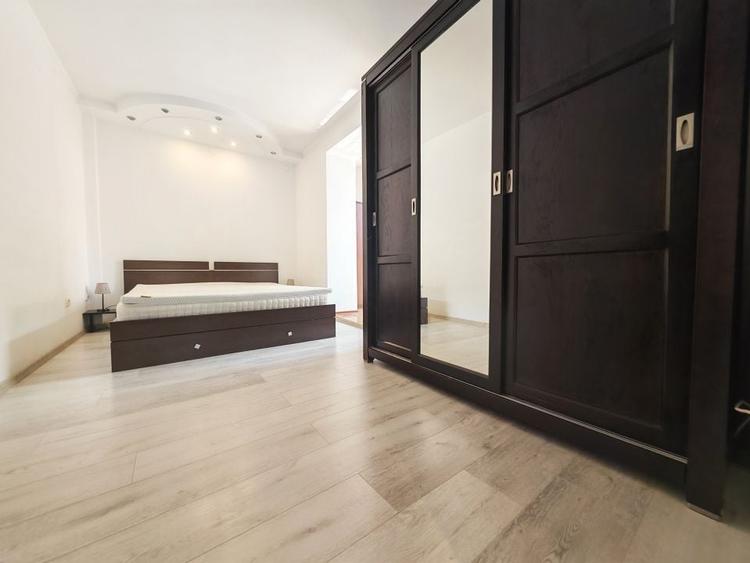 Apartament cu 2 camere semidecomandat, mobilat în Central