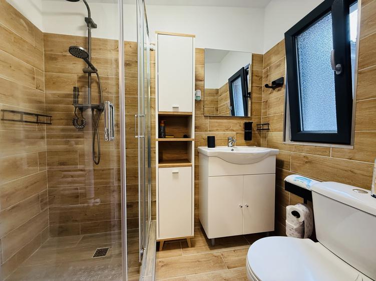 Duplex cu 3 camere cu Canalizare în Sânmihaiu Român