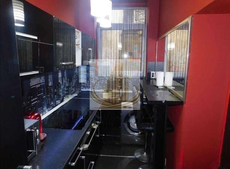 Apartament cu 3 camere semidecomandat în Traian
