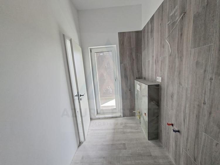 Casă individuală cu 4 camere cu Canalizare în Șelimbăr