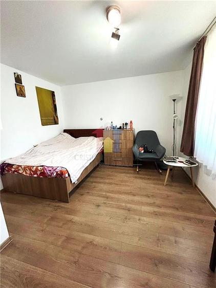 Casă individuală cu 5 camere cu Canalizare în Lacu Sărat