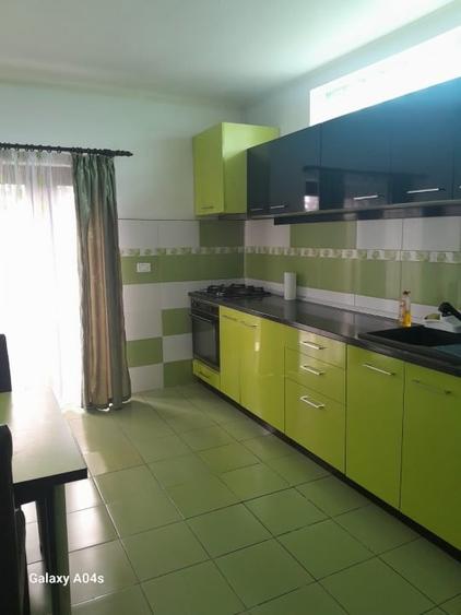 Casă individuală cu 5 camere cu Teren 209 Mp în Central