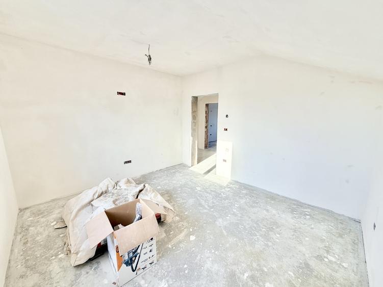 Duplex cu 4 camere cu Teren 275 Mp în Urseni