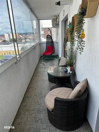 Apartament cu 3 camere decomandat în Central