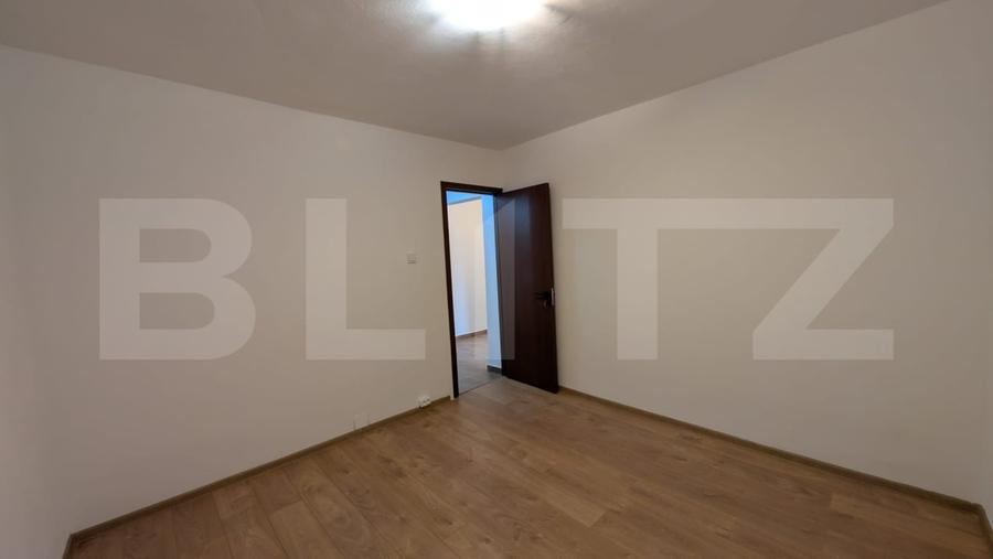 Spațiu comercial, de 70 mp, în Micro 11