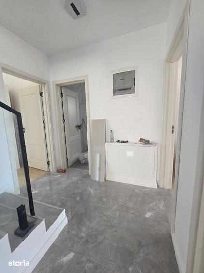 Casă cu 5 camere cu Canalizare în Dobroești
