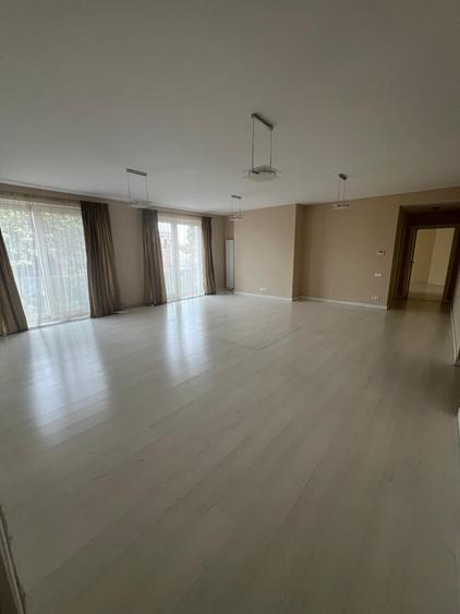 Apartament cu 3 camere decomandat, mobilat în Dorobanți