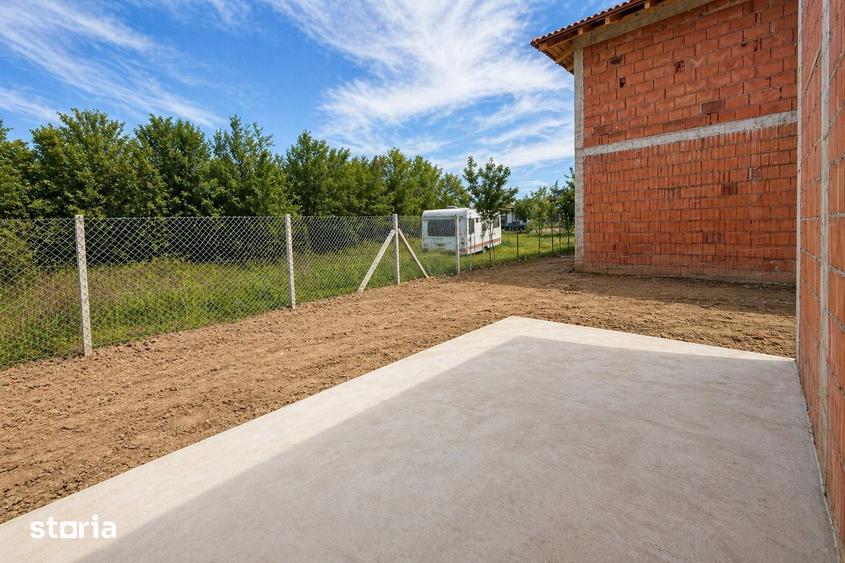 Casă cu 3 camere cu Teren 200 Mp în Remetea Mare