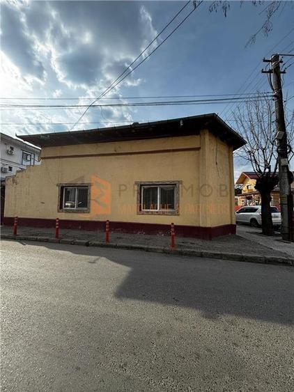 Casă individuală cu 2 camere cu Canalizare în 1 Decembrie