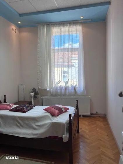 Apartament cu 3 camere semidecomandat în Ultracentral