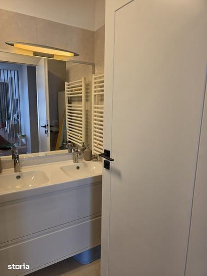 Apartament cu 4 camere, mobilat în Central