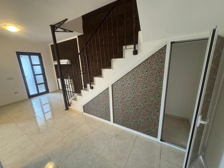 Bucium - Visan , centru , vila insiruita , garaj , libera - 4