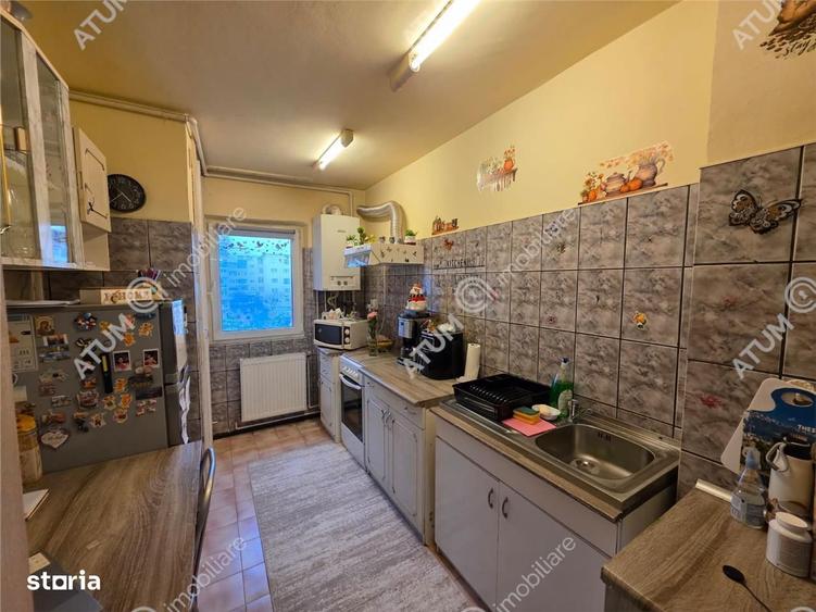 Apartament cu 3 camere decoamndate in zona Valea Aurie din Sibiu - 3