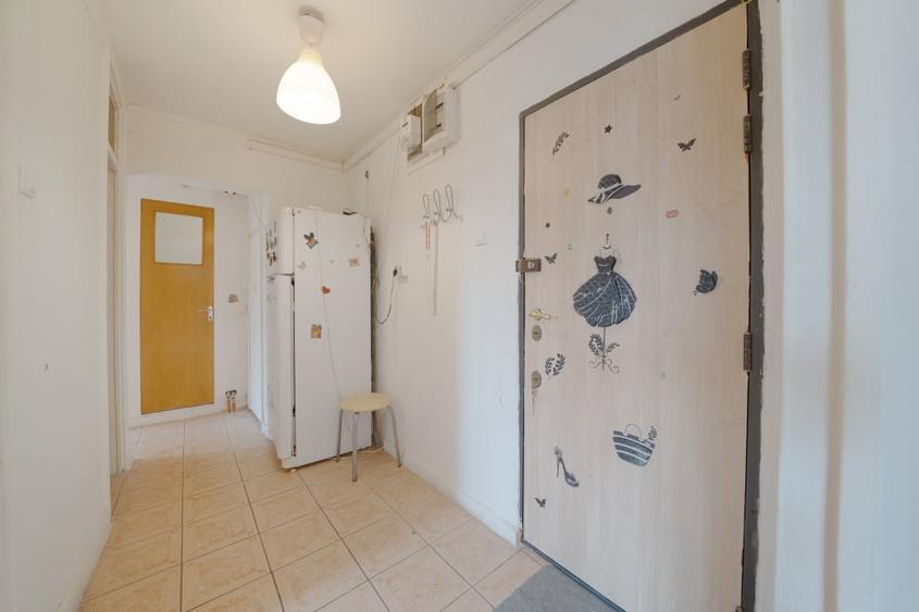 Decomandat* bloc 1980*etaj 3/8* 7 minute metrou* Str. Azurului - 5