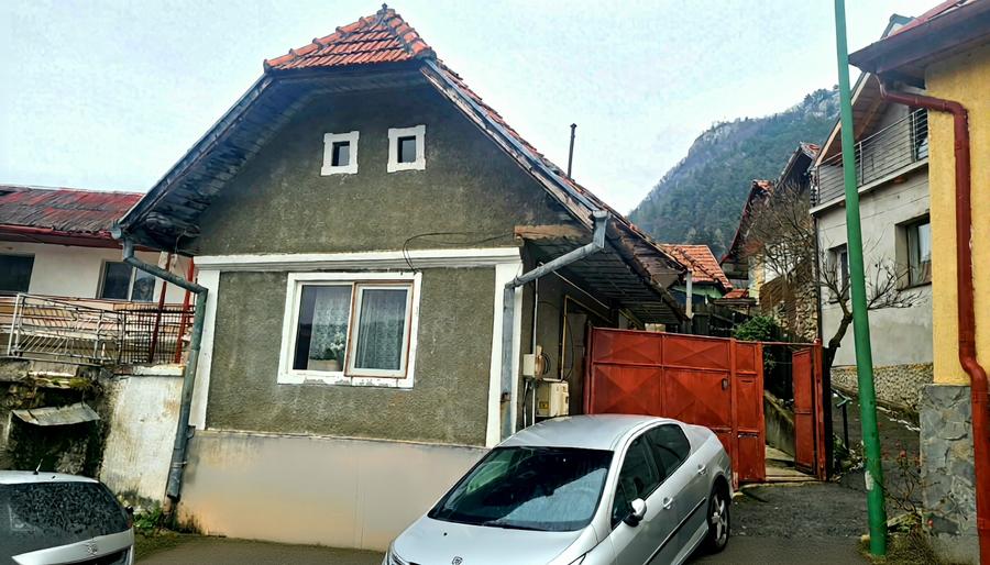 Refugiu cu suflet în inima Scheiului – casă  singur  curte și farmec autentic - 1