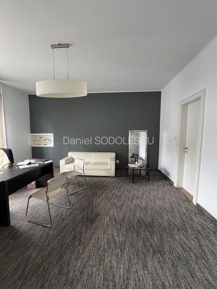Apartament cu 3 camere decomandat în Central Apartament cu 3 camere decomandat în Central