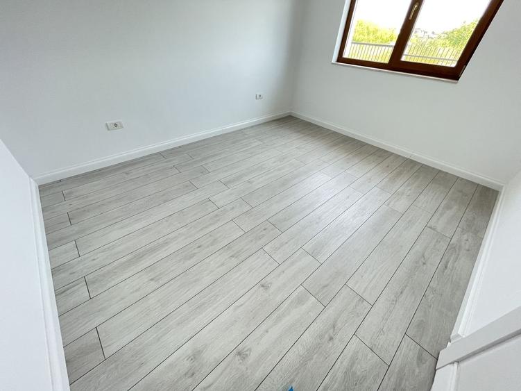 Duplex despartit prin spatiu tehnic - 11