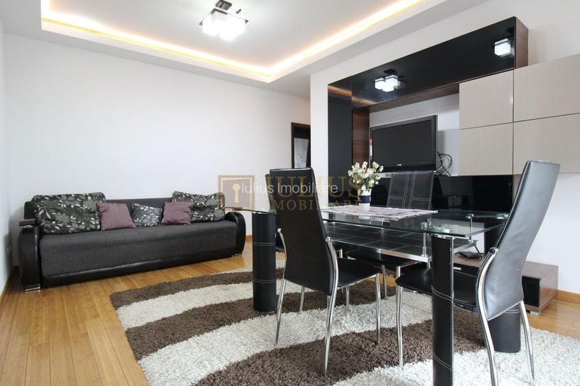 3 camere, 2 dormitoare egale, centrala proprie si AC. 3 camere, 2 dormitoare egale, centrala proprie si AC.