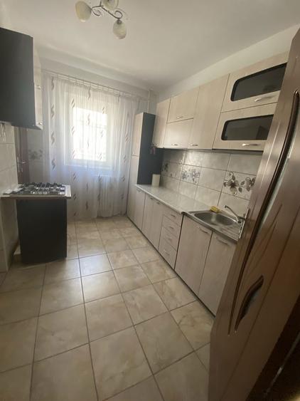Ap cu 2 camere de vanzare ( piata mica) - 2