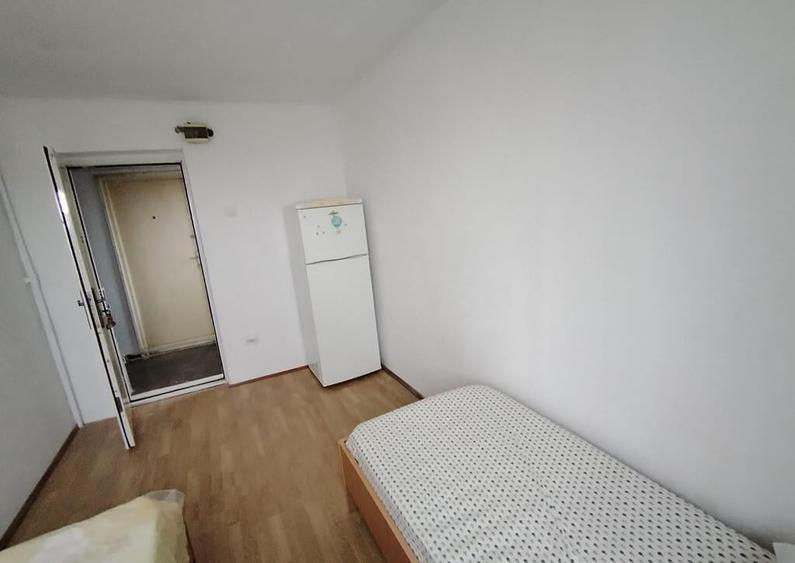 Garsoniera etaj 3 - strada Labirintului ! - 10